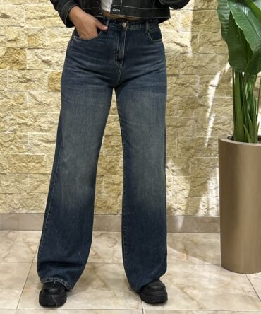 Dirty wide leg jeans