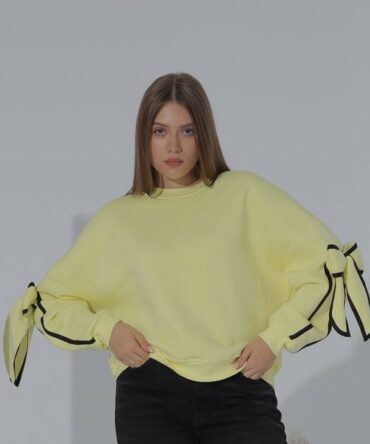 Sweatshirt Bows design