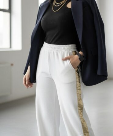 Winde leg with gold line