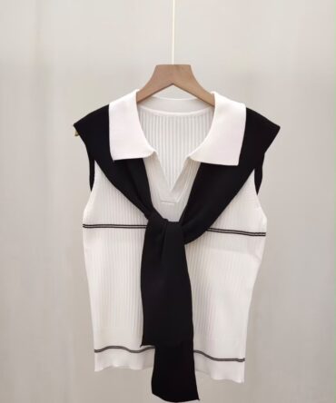 Contrast Collar Knit Top
Ribbed knit top with a white collar and stylish contrast tie detail, available in black and red. Perfect for a chic, casual look.